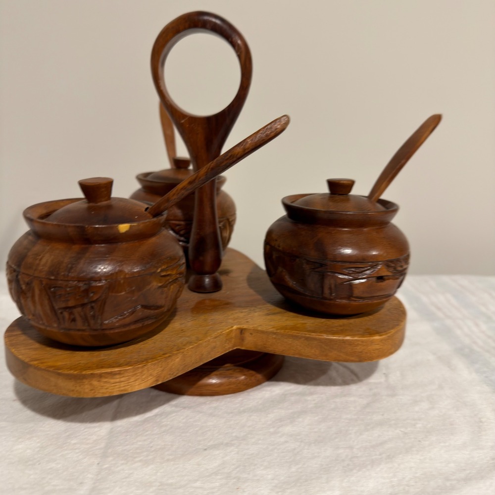 1960's Vintage Tiki Wood Lazy Susan with 3 Wood Condiment Jars And Spoons - Picture 4 of 14